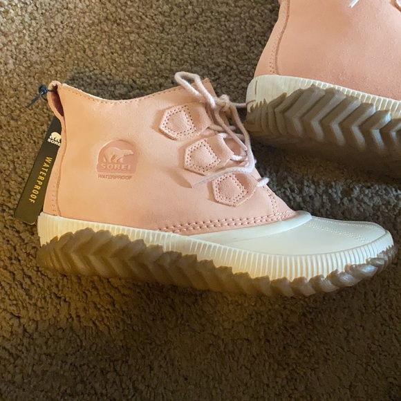 NWT Sorel booties - Picture 2 of 5